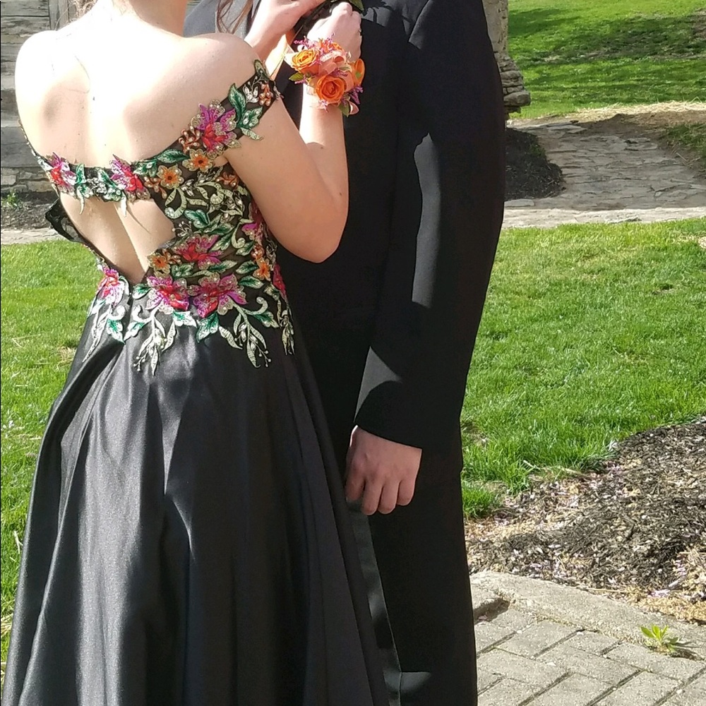 Prom Dress - Picture 2 of 8